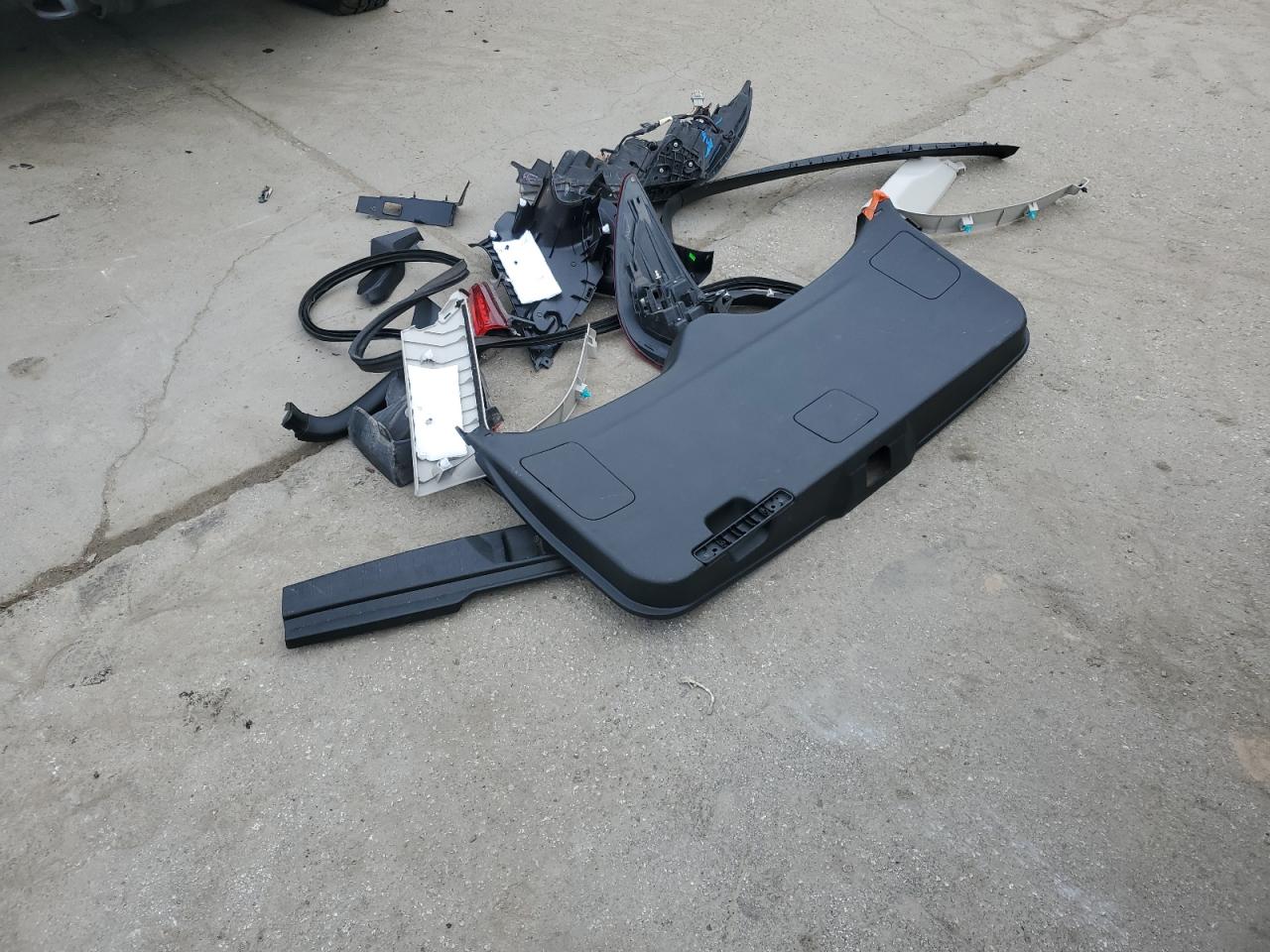 2017 Subaru Outback - Image 12