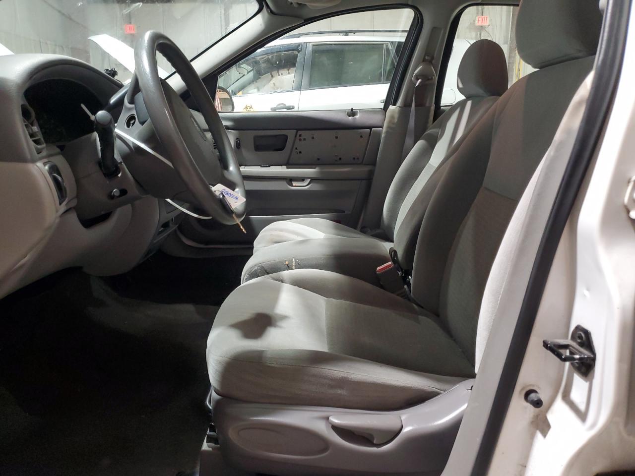 2007 Ford Taurus - Image 7