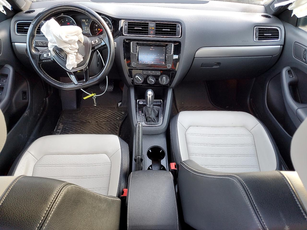 2016 Volkswagen Jetta - Image 8