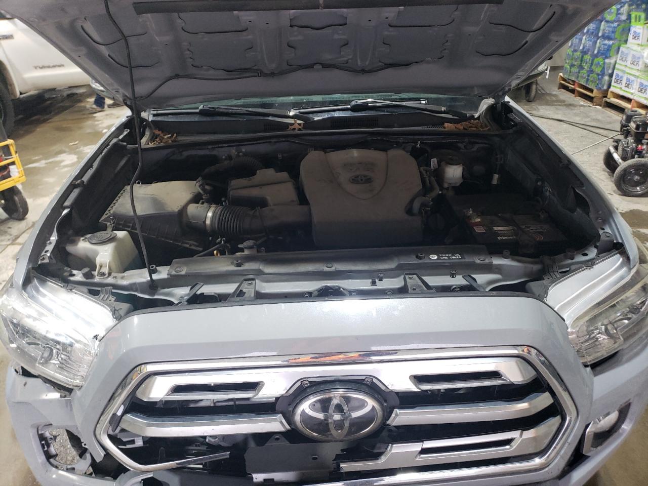 2019 Toyota Tacoma - Image 11