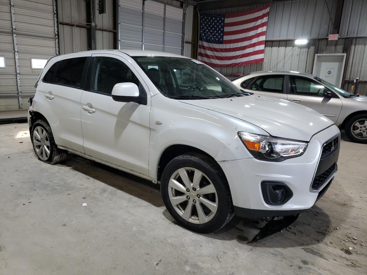 2014 Mitsubishi Outlander - Image 4