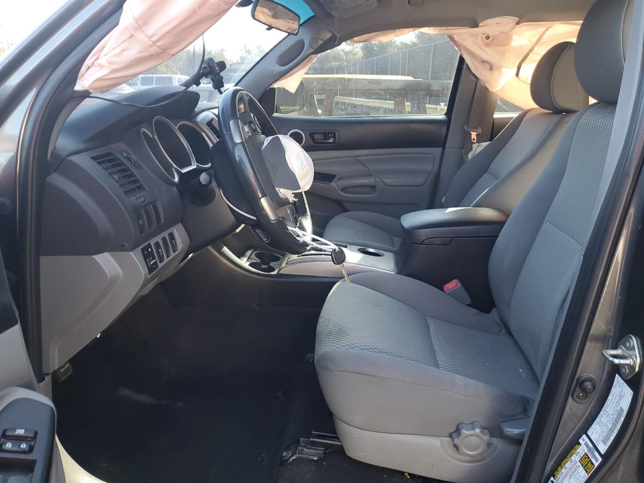 2015 Toyota Tacoma - Image 7