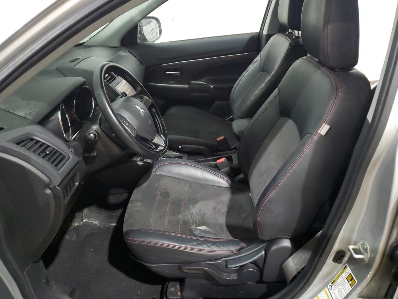 2018 Mitsubishi Outlander - Image 7