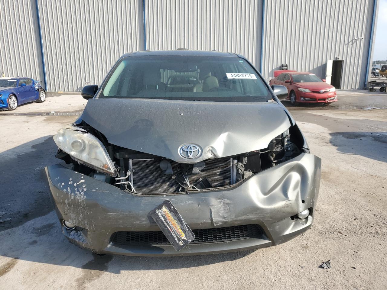 2011 Toyota Sienna - Image 5