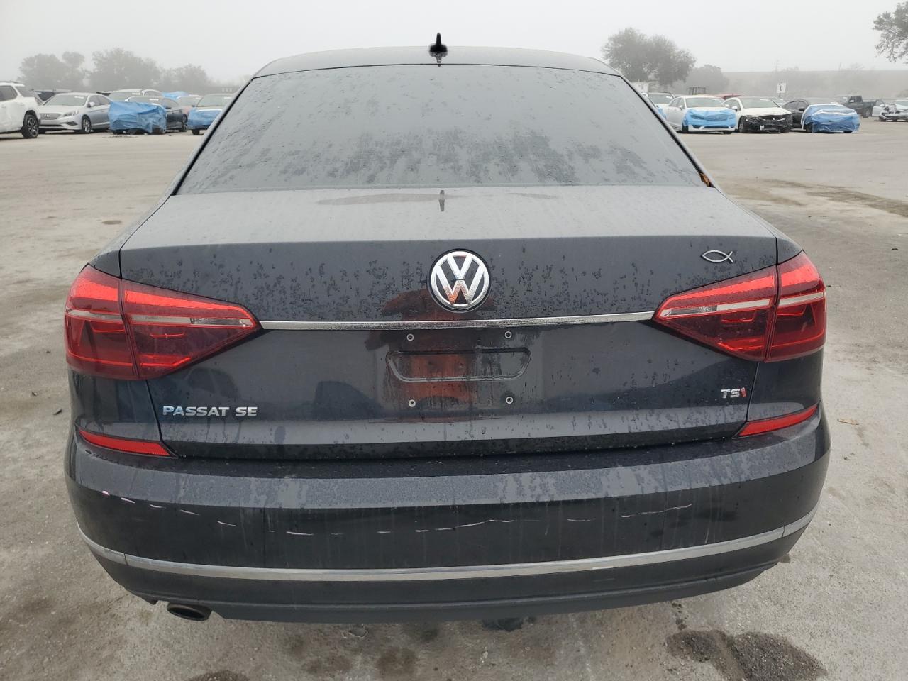 2017 Volkswagen Passat - Image 6