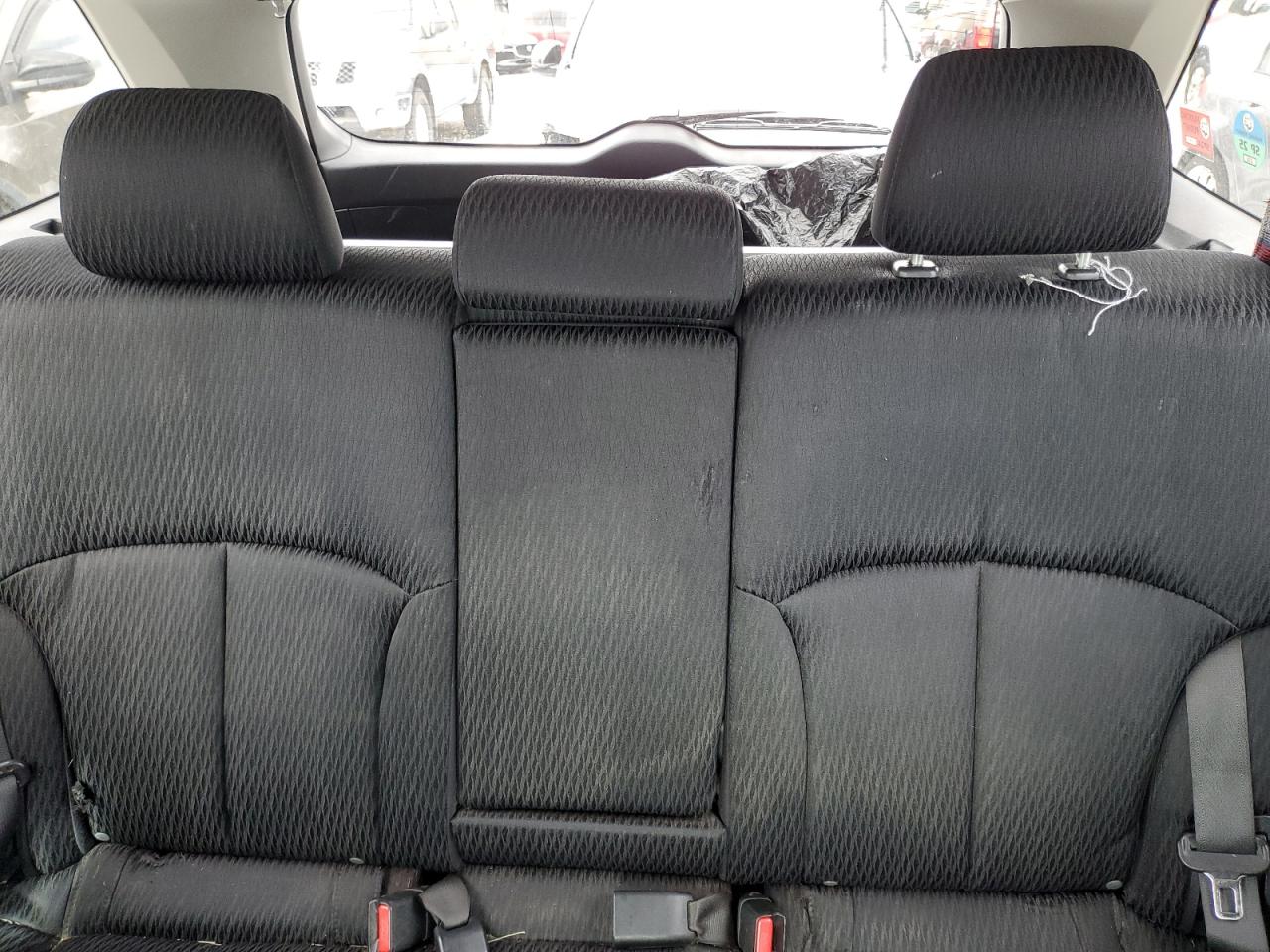 2011 Subaru Outback - Image 10