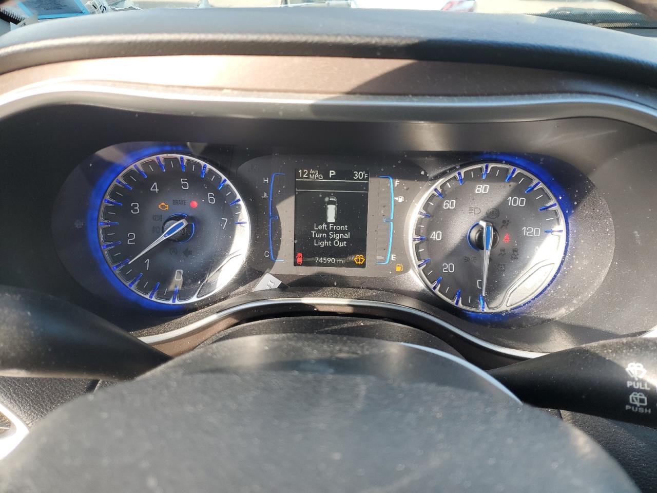 2018 Chrysler Pacifica - Image 9