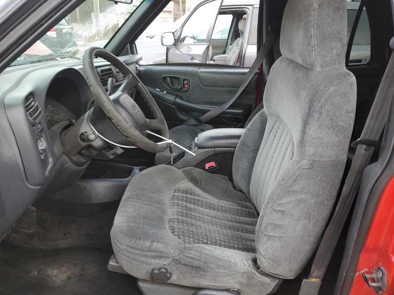 2000 Chevrolet Blazer - Image 7