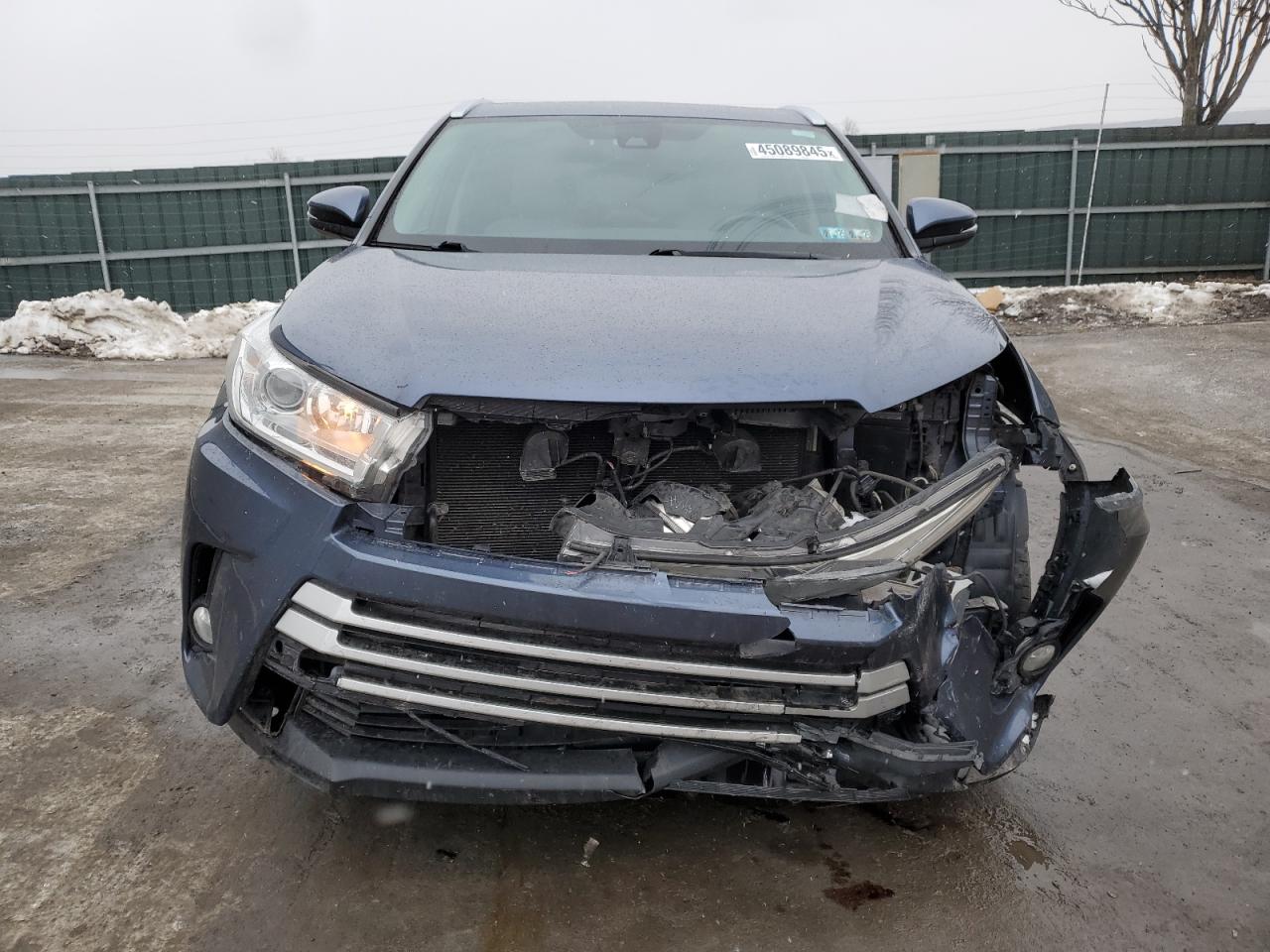 2017 Toyota Highlander - Image 5