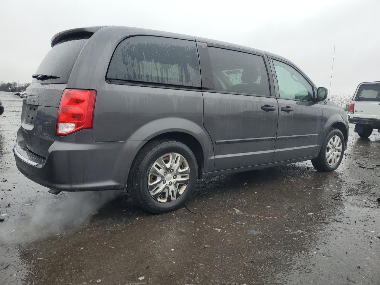 2016 Dodge Caravan - Image 3