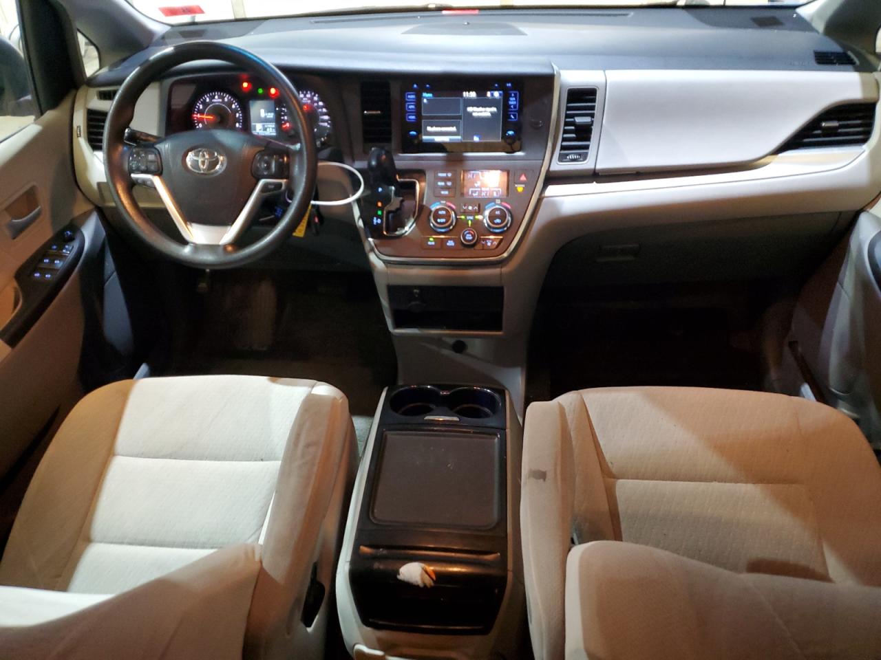 2015 Toyota Sienna - Image 8
