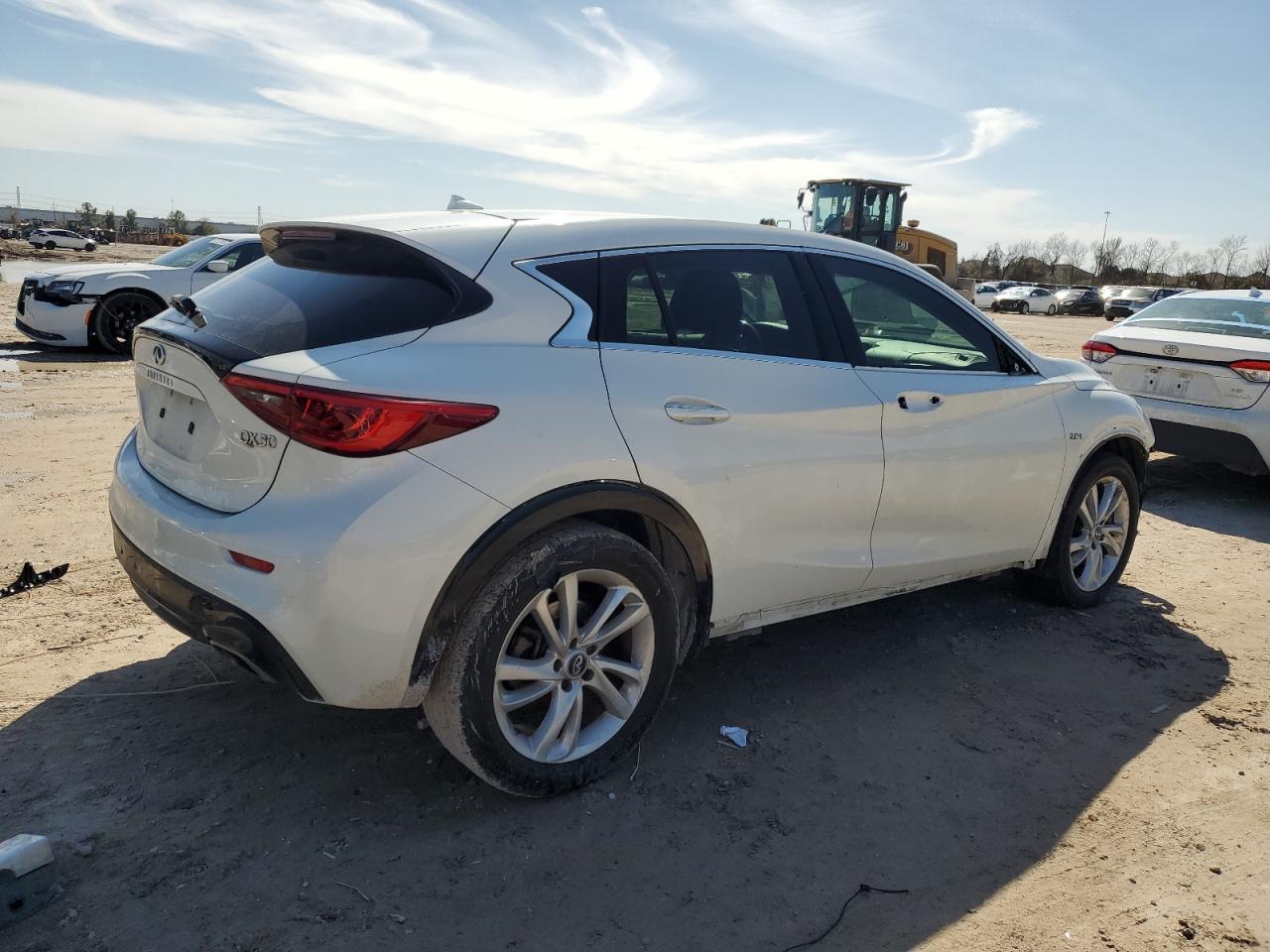 2017 Infiniti QX30 - Image 3