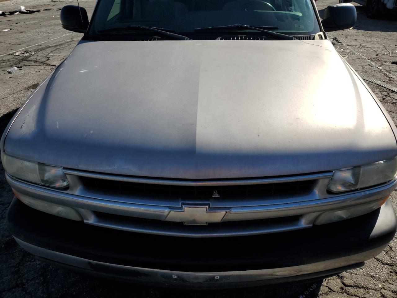 2006 Chevrolet Suburban - Image 11