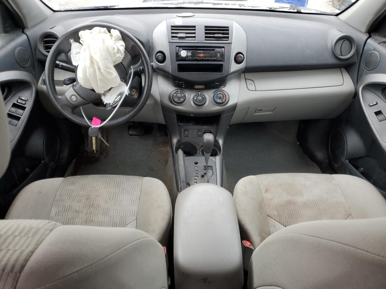 2010 Toyota RAV 4 - Image 8