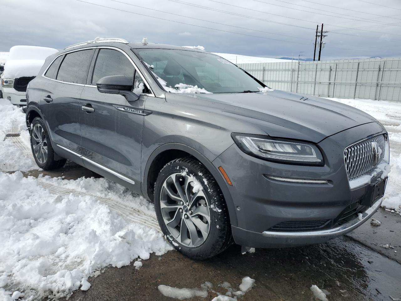2022 Lincoln Nautilus - Image 4