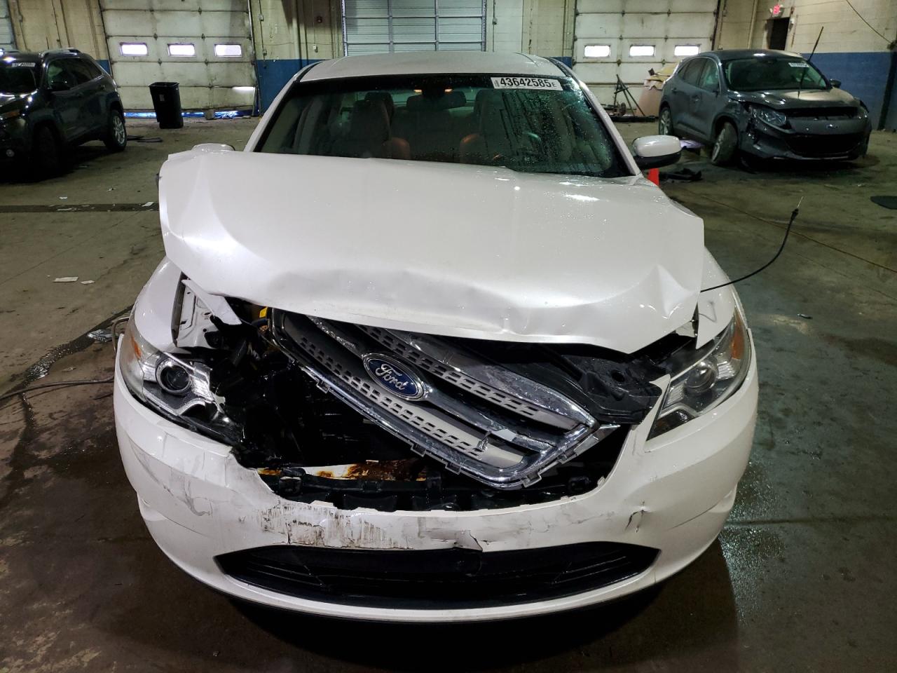 2011 Ford Taurus - Image 5