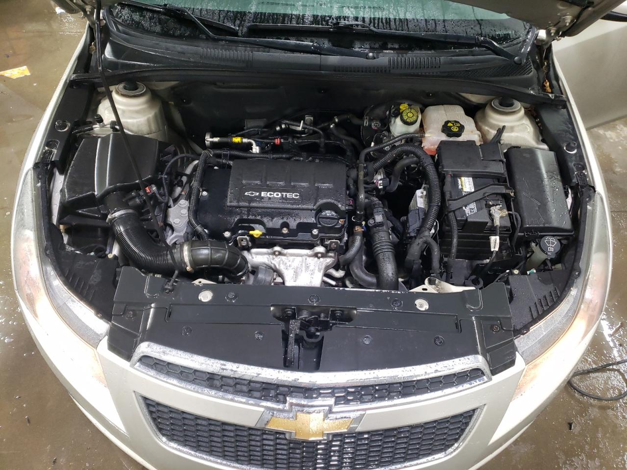 2013 Chevrolet Cruze - Image 11