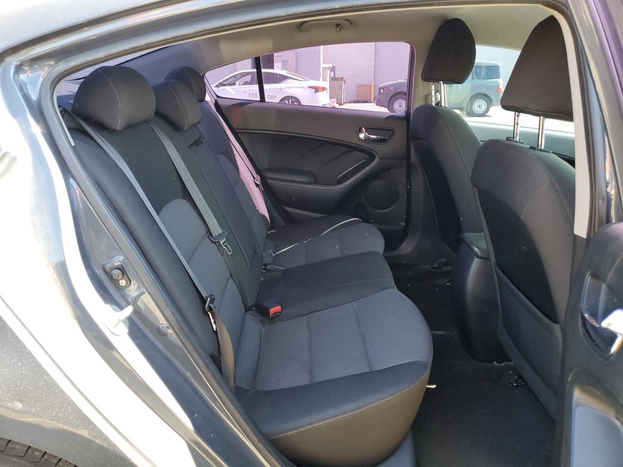 2016 Kia Forte - Image 10