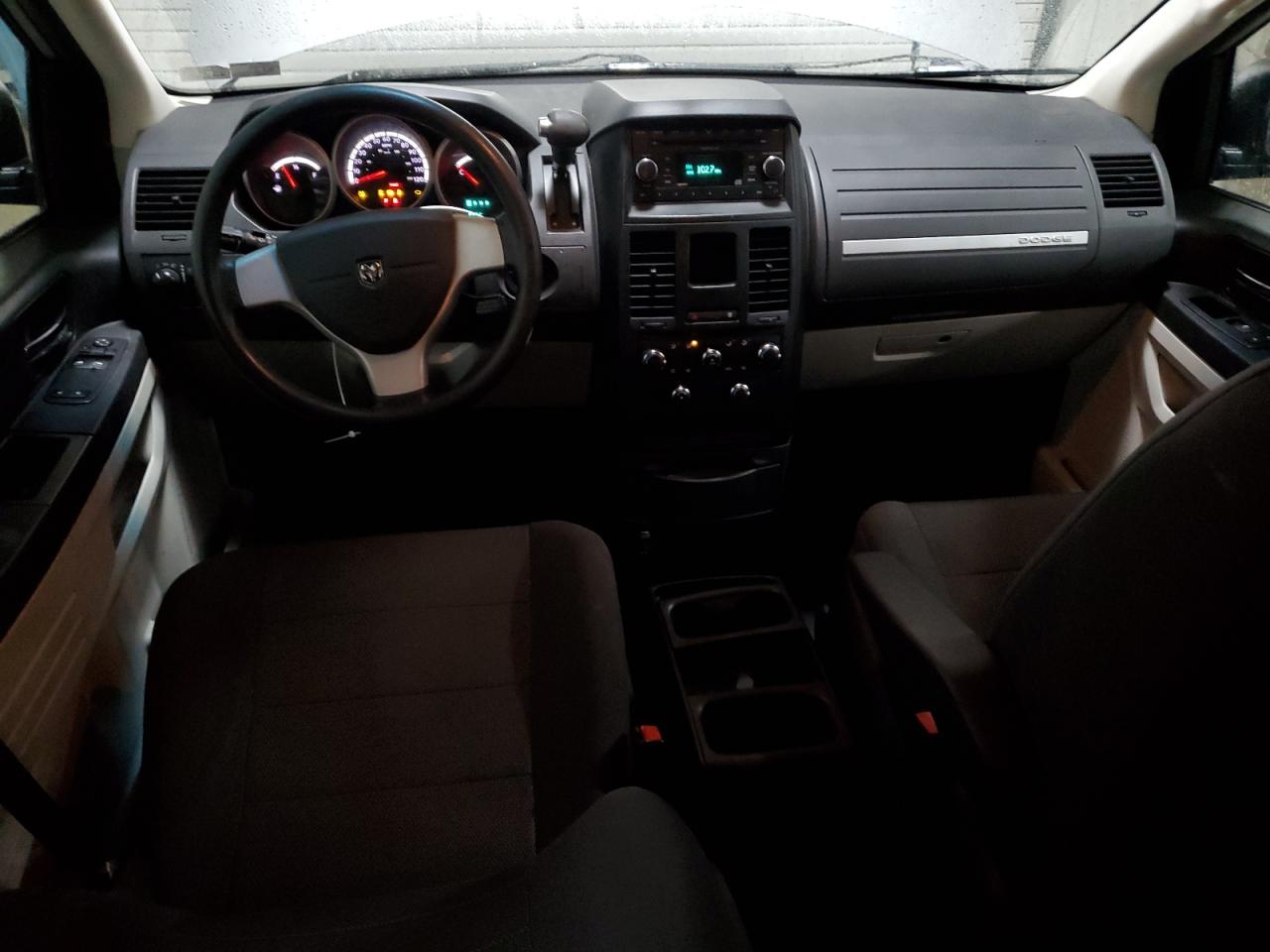2008 Dodge Caravan - Image 8