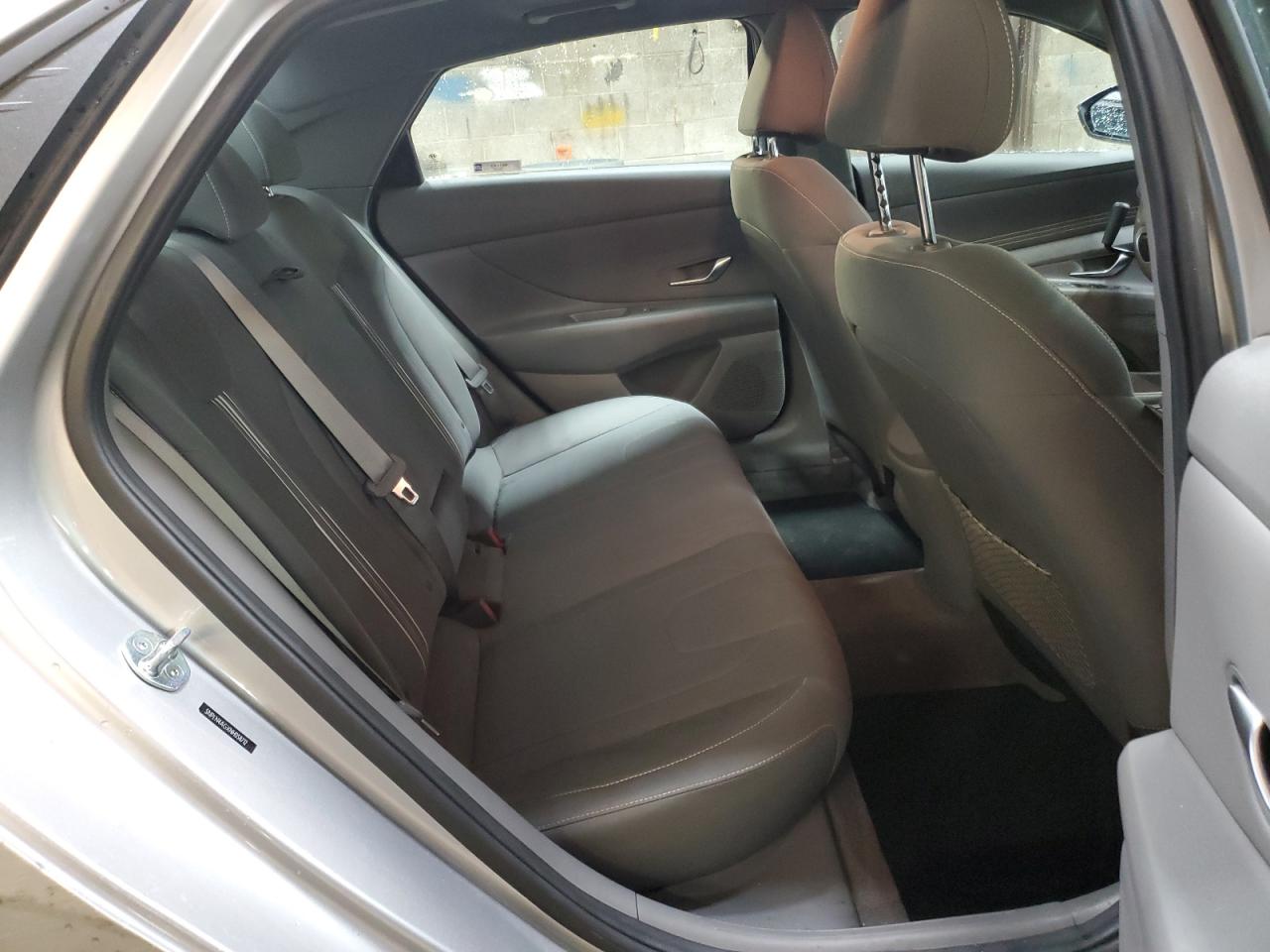 2022 Hyundai Elantra - Image 10