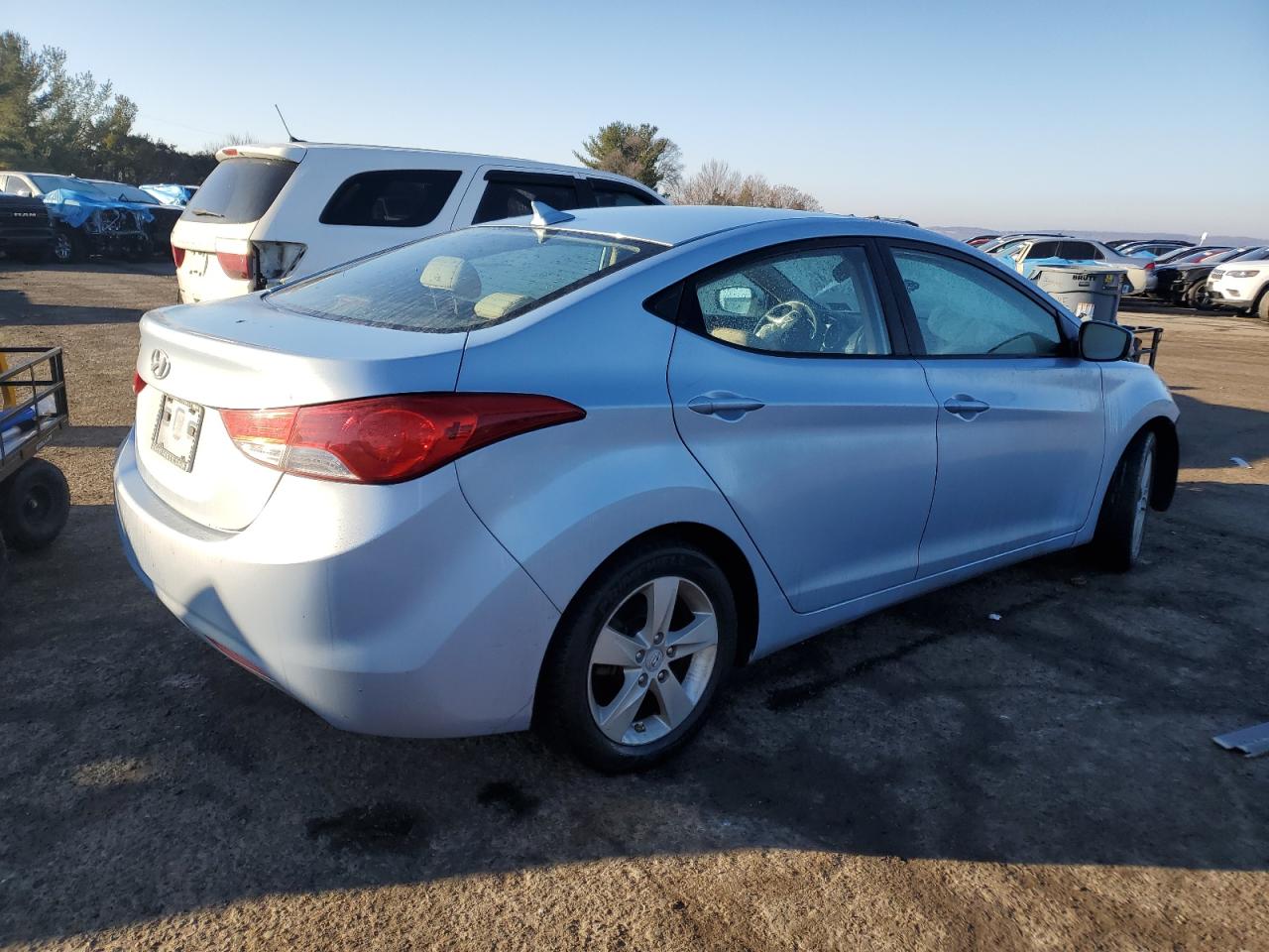 2011 Hyundai Elantra - Image 3