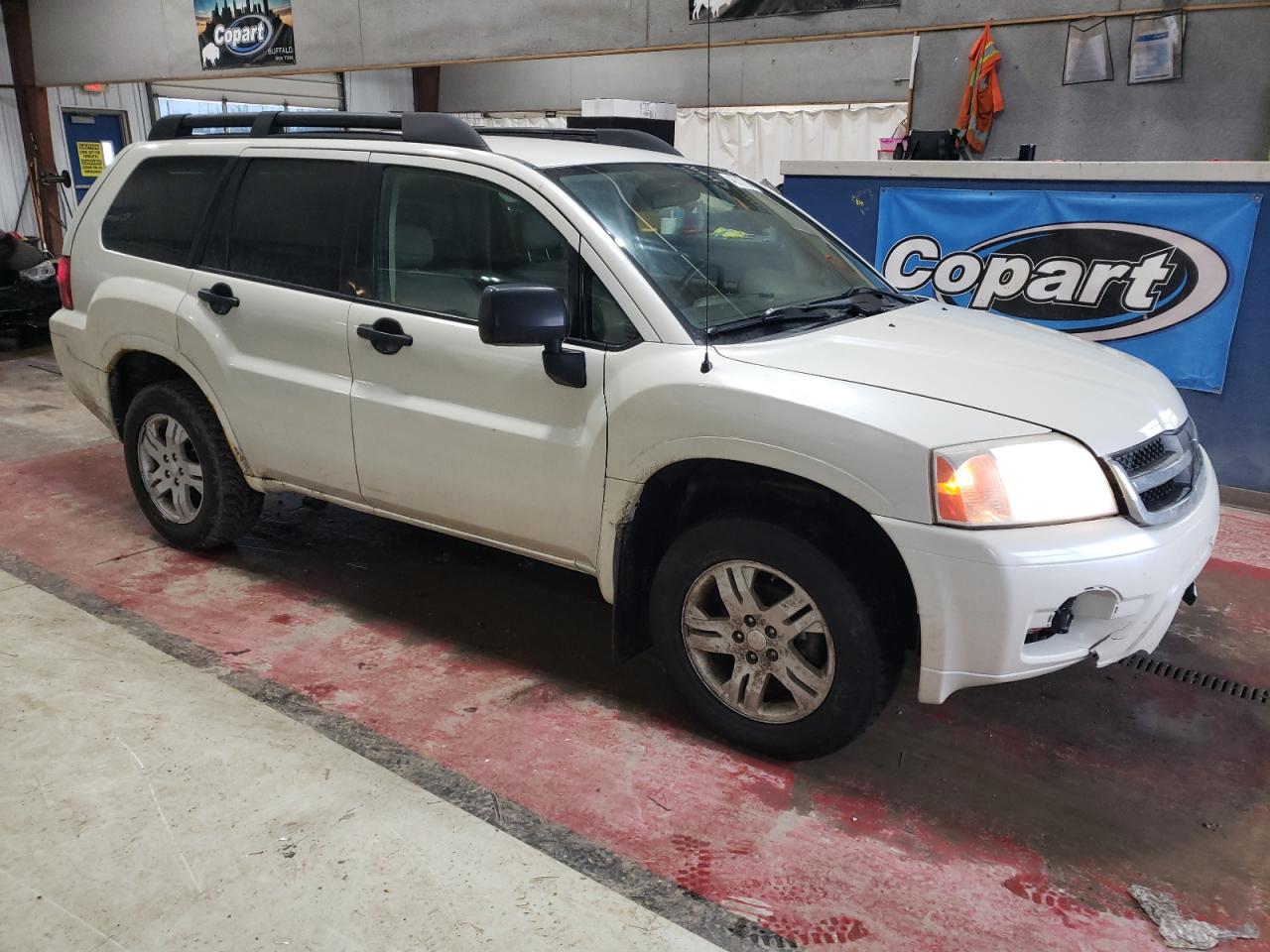 2007 Mitsubishi Endeavor - Image 4
