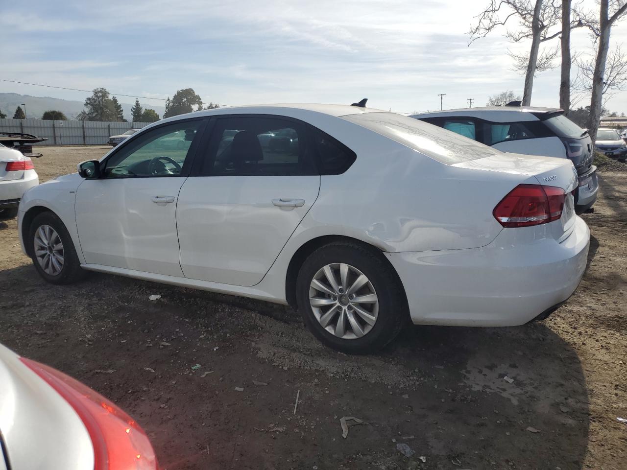 2014 Volkswagen Passat - Image 2