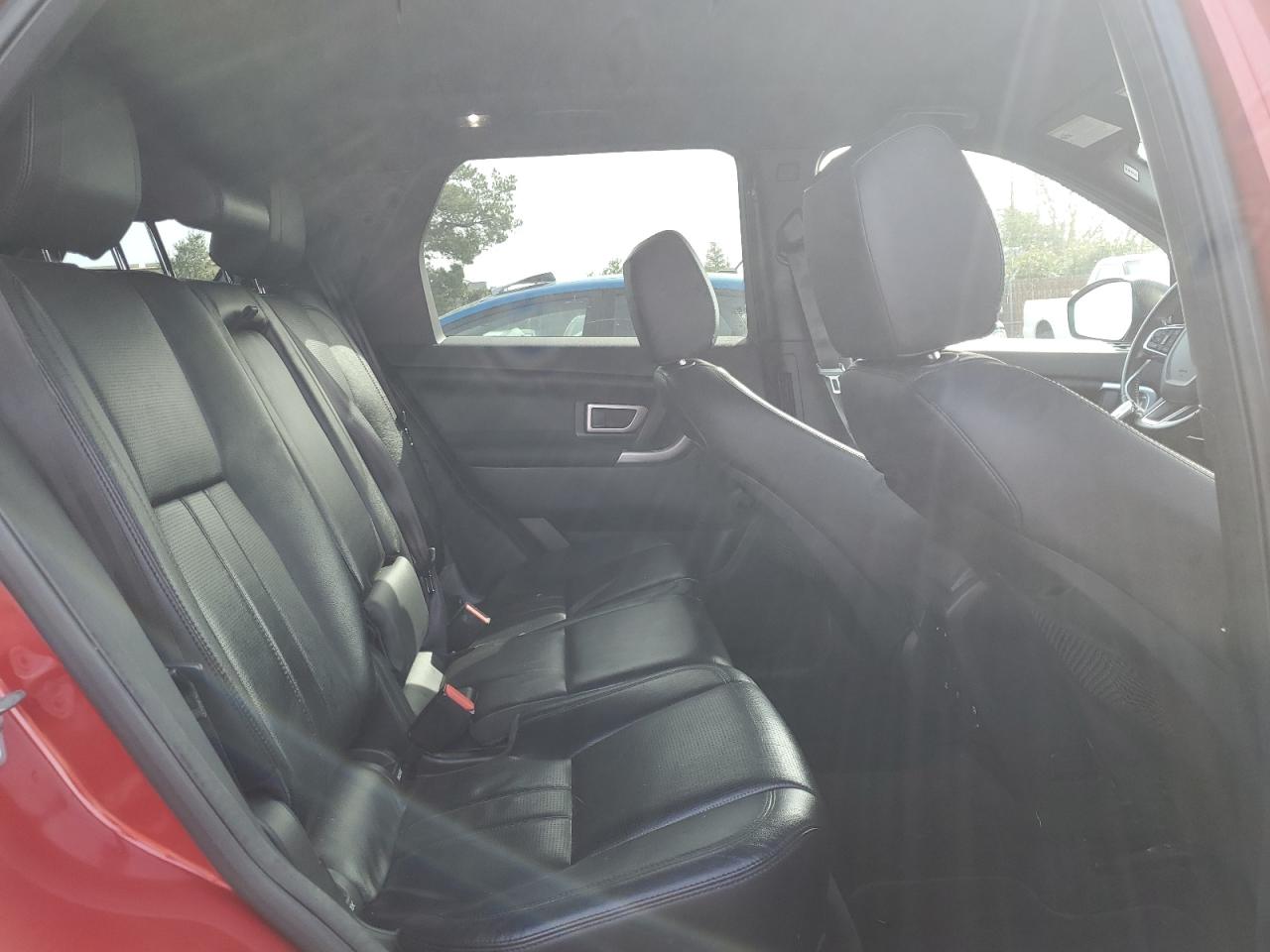 2016 Land Rover Discovery - Image 11