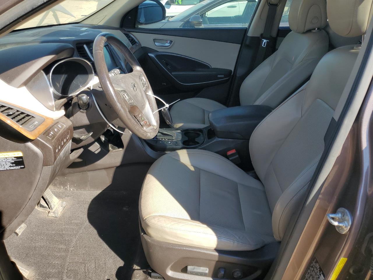 2015 Hyundai Santa Fe - Image 7