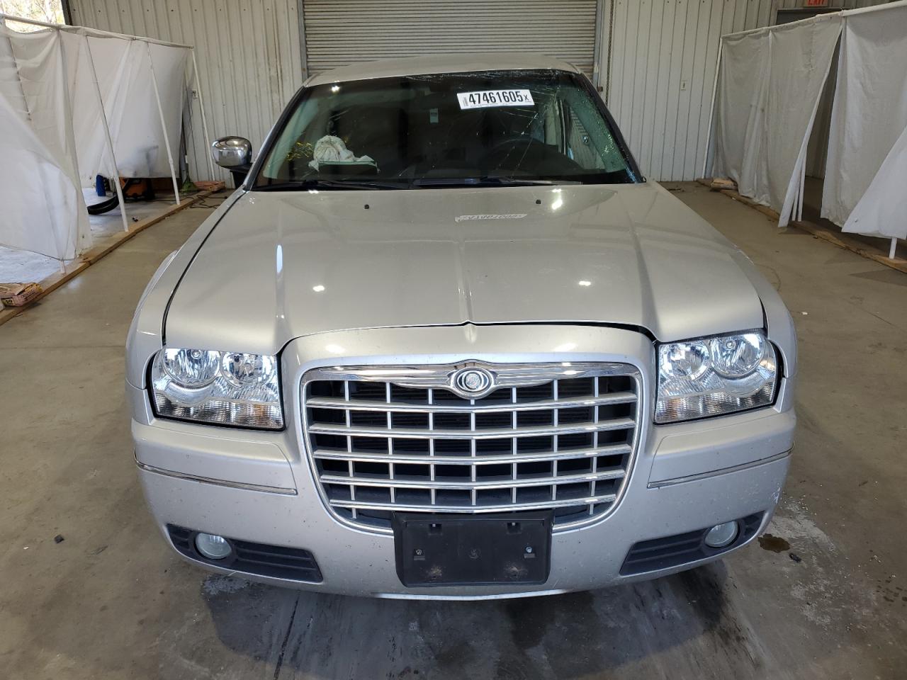 2010 Chrysler 300 - Image 5