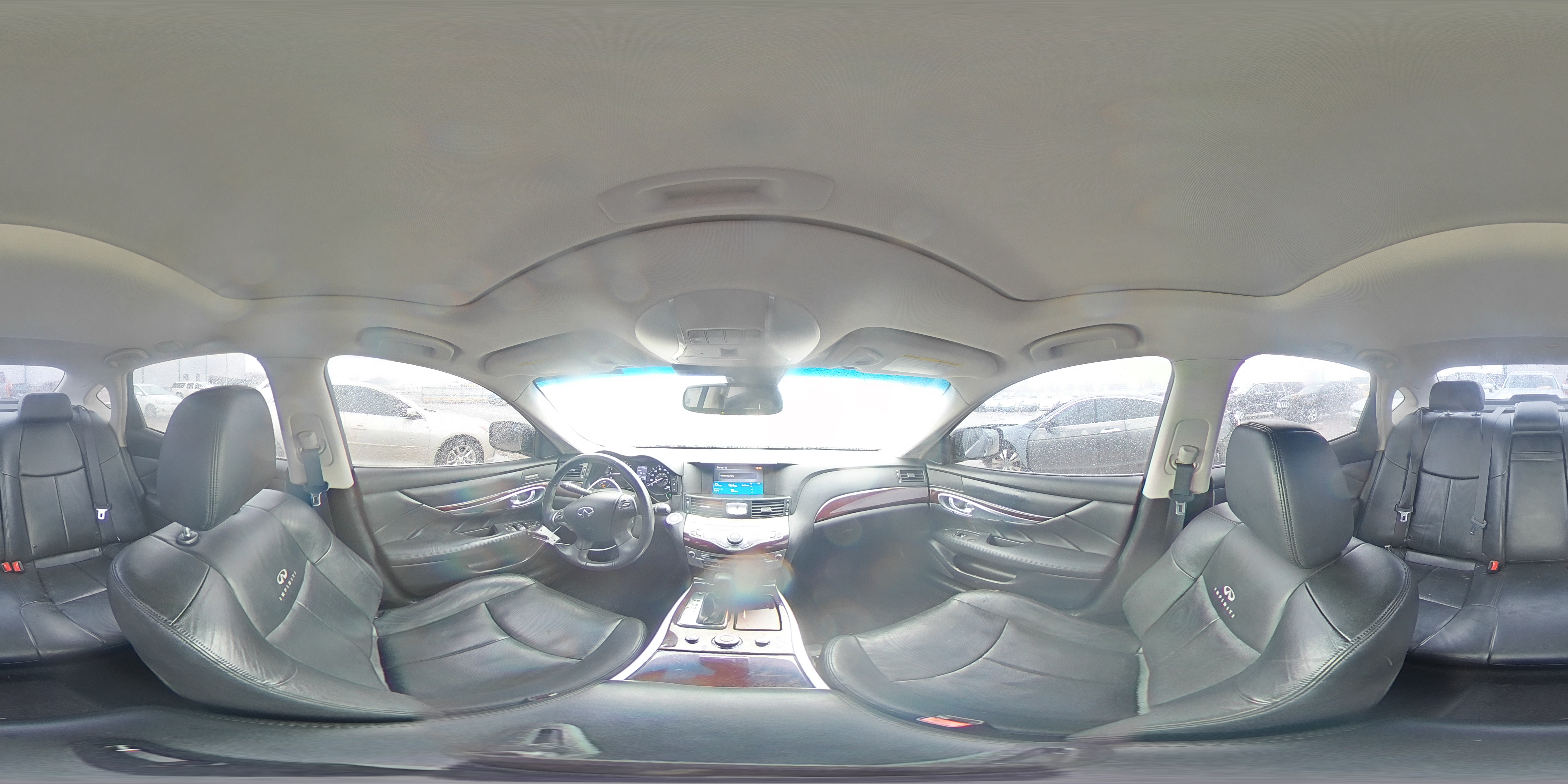 2012 Infiniti M - Image 14