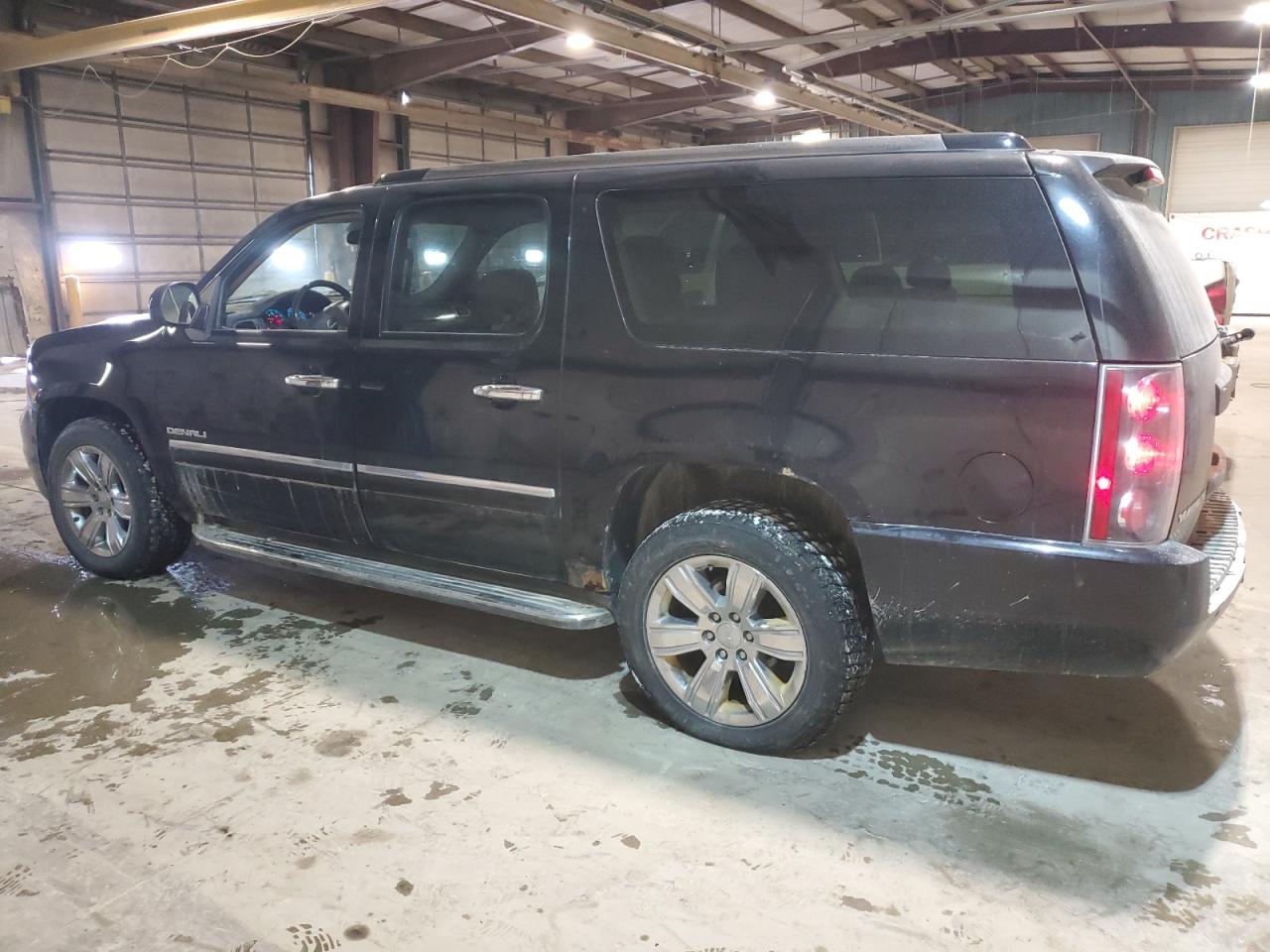 2013 GMC Yukon - Image 2