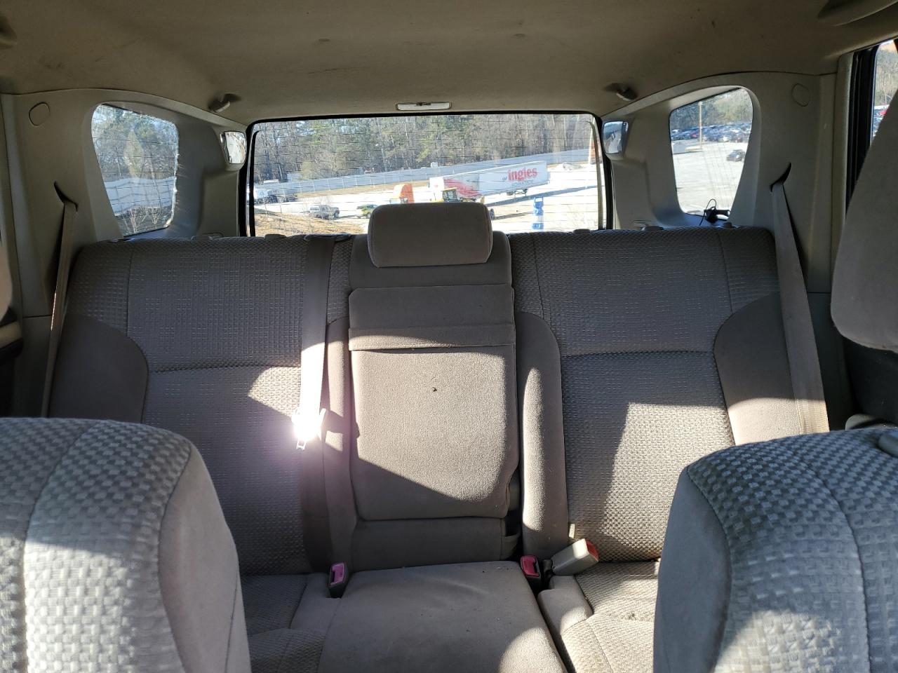 2004 Toyota 4Runner - Image 10