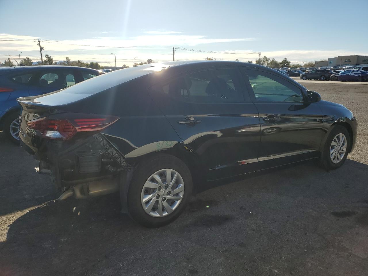 2020 Hyundai Elantra - Image 3