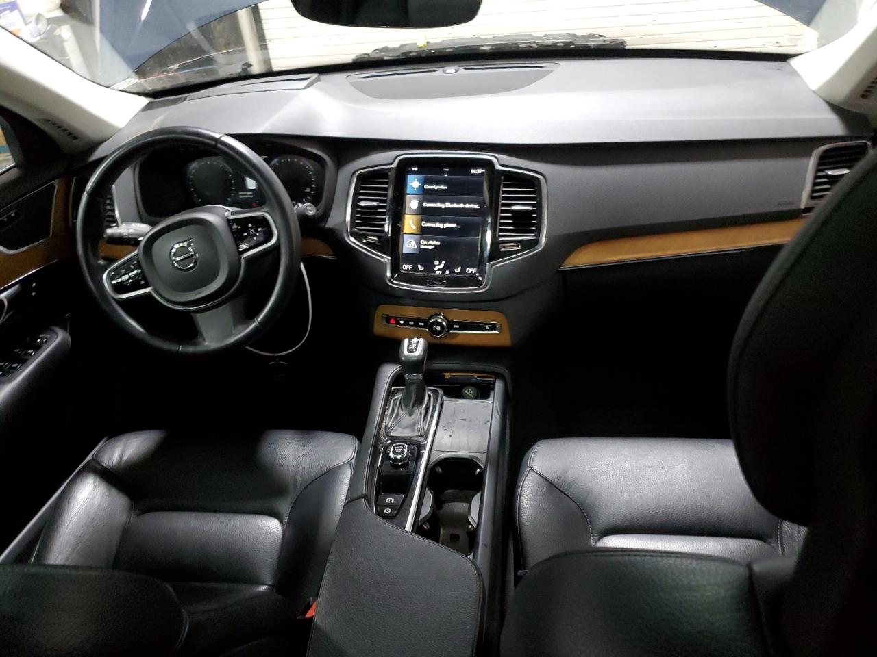 2022 Volvo XC90 - Image 8