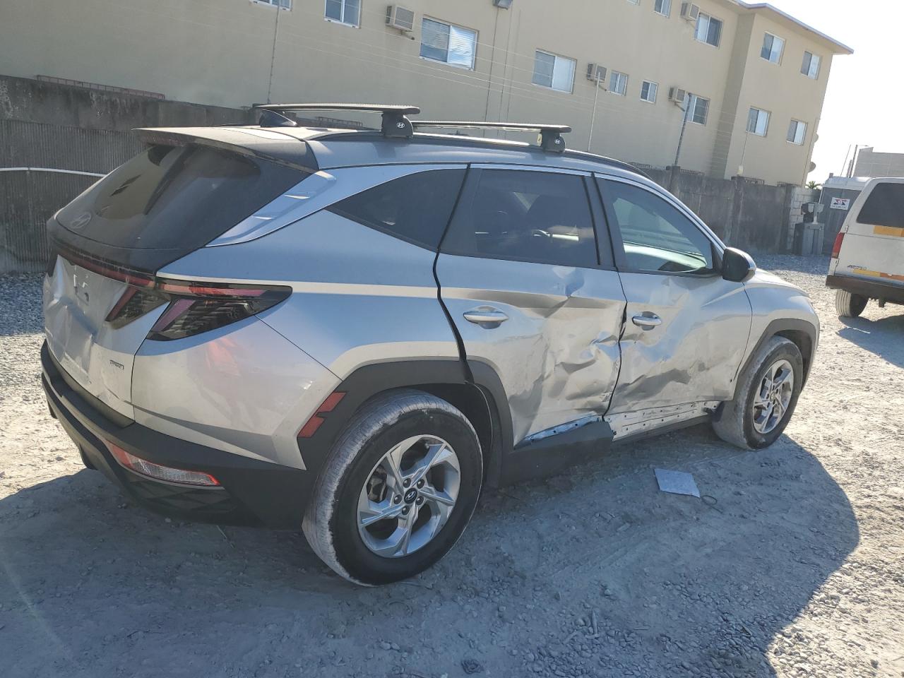 2023 Hyundai Tucson - Image 3