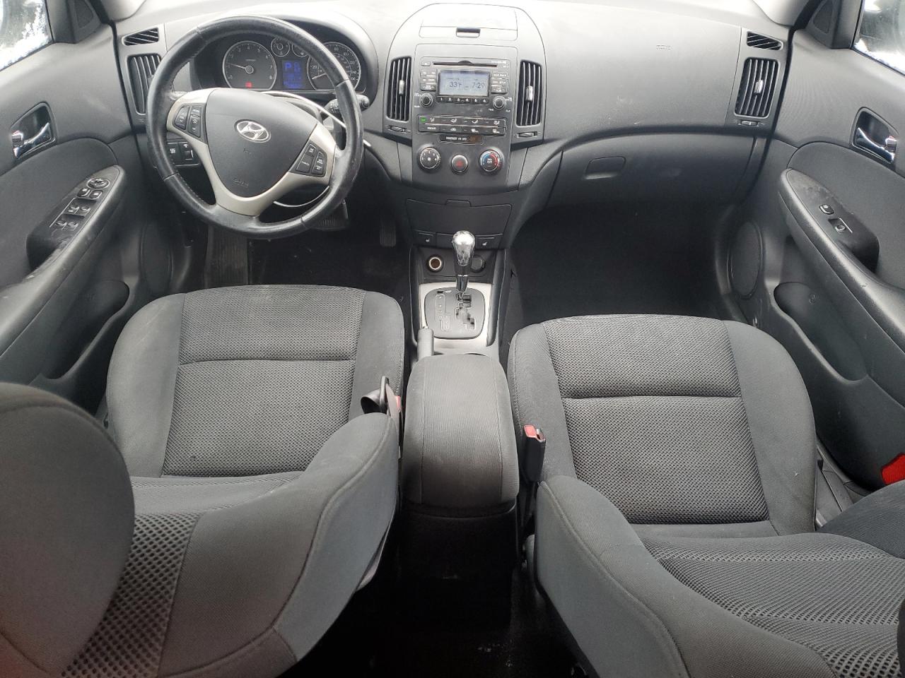 2010 Hyundai Elantra - Image 8