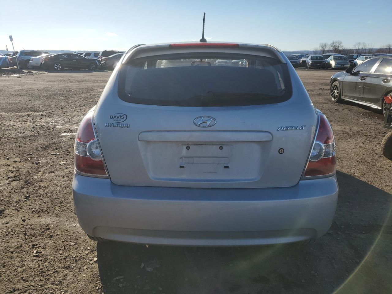 2011 Hyundai Accent - Image 6