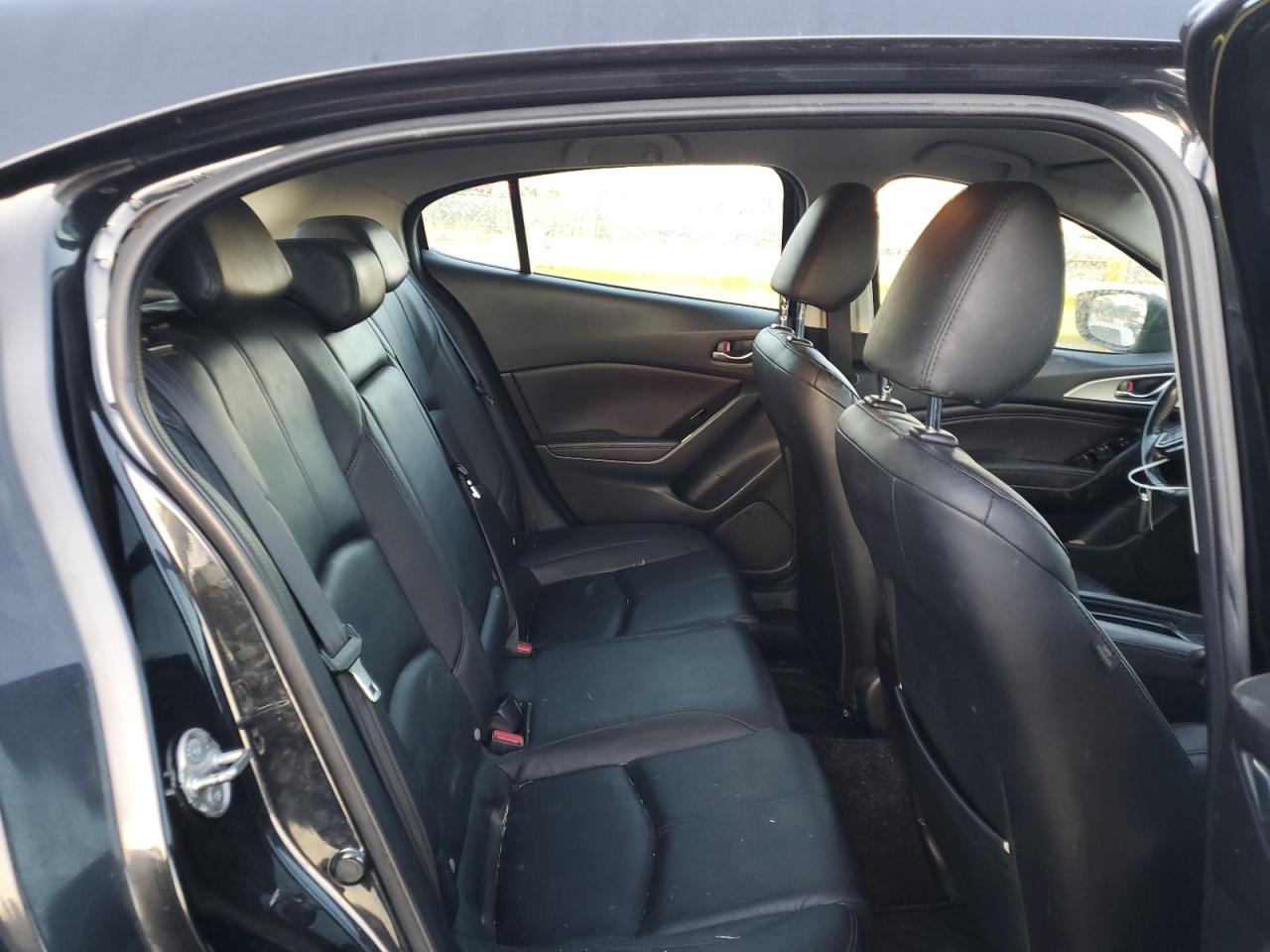 2017 Mazda 3 - Image 10