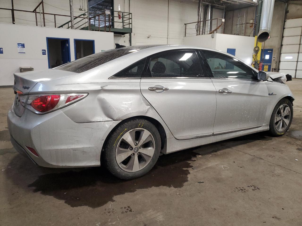 2012 Hyundai Sonata - Image 3