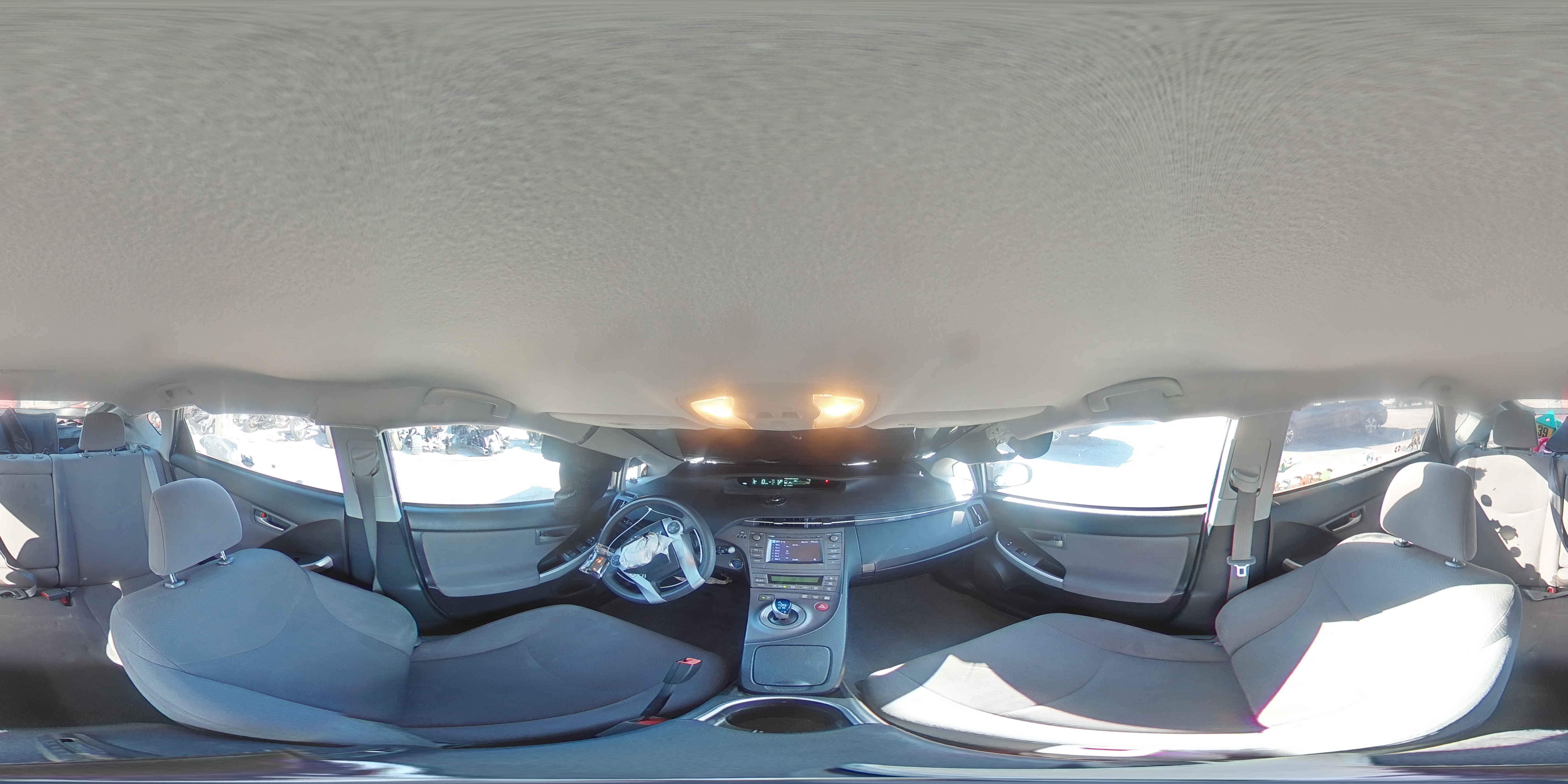 2015 Toyota Prius - Image 12
