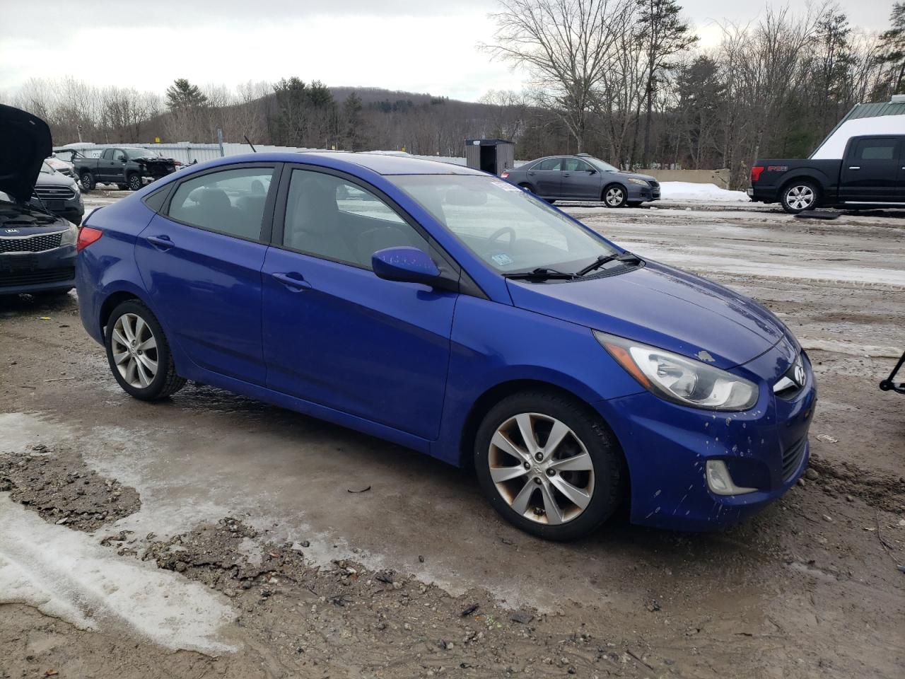 2013 Hyundai Accent - Image 4