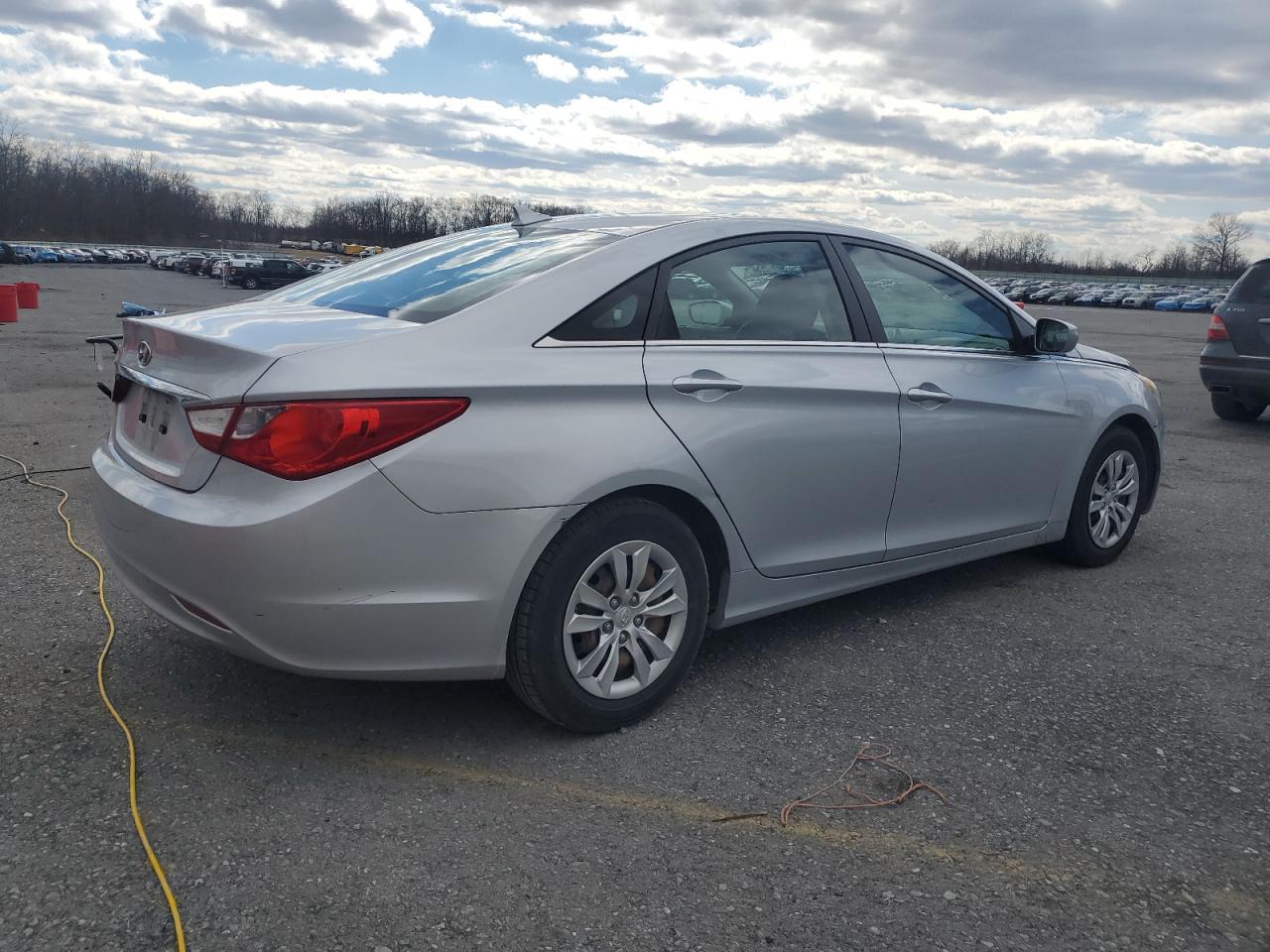 2012 Hyundai Sonata - Image 3
