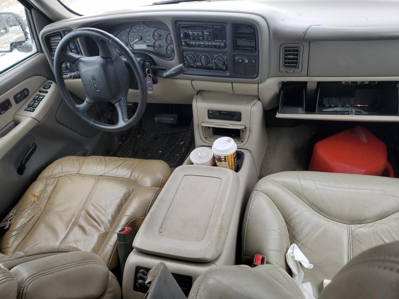 2002 GMC Yukon - Image 8