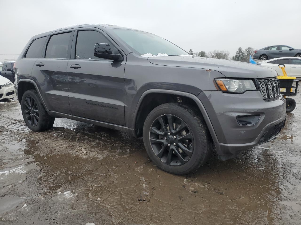 2018 Jeep Grand Cherokee - Image 4