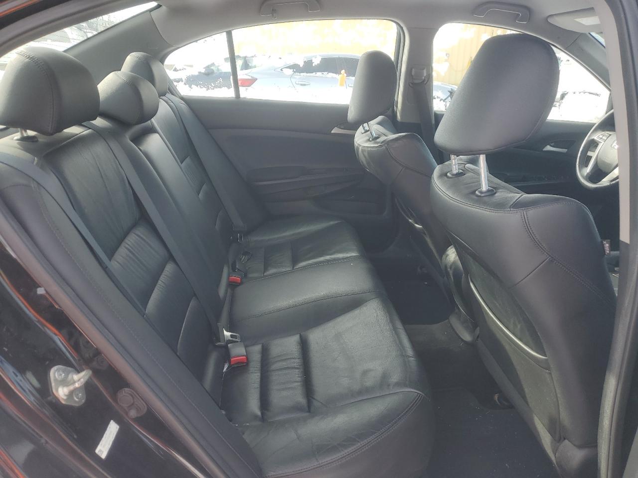 2012 Honda Accord - Image 10