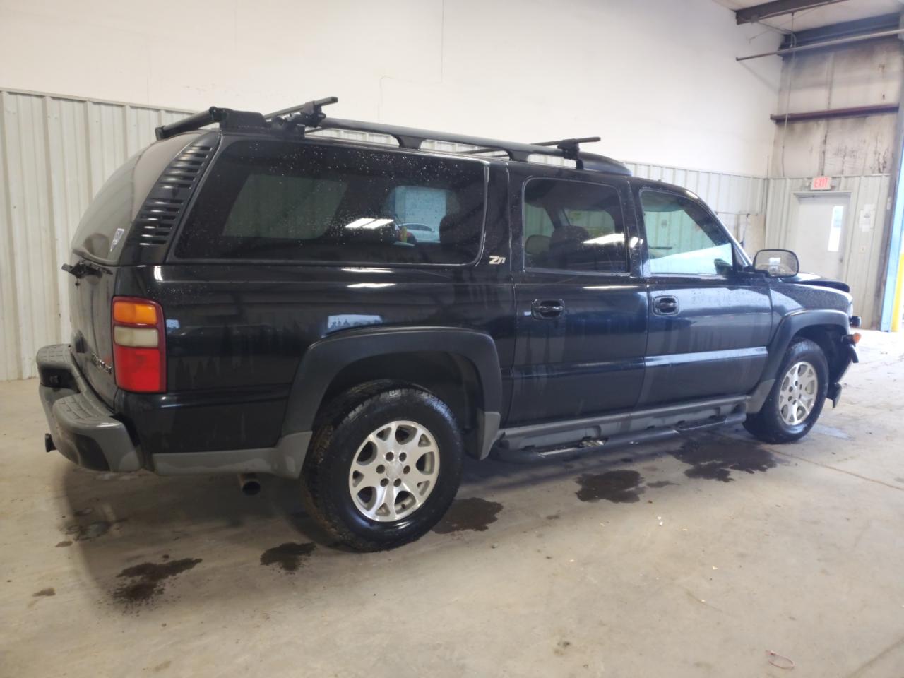 2003 Chevrolet Suburban - Image 3