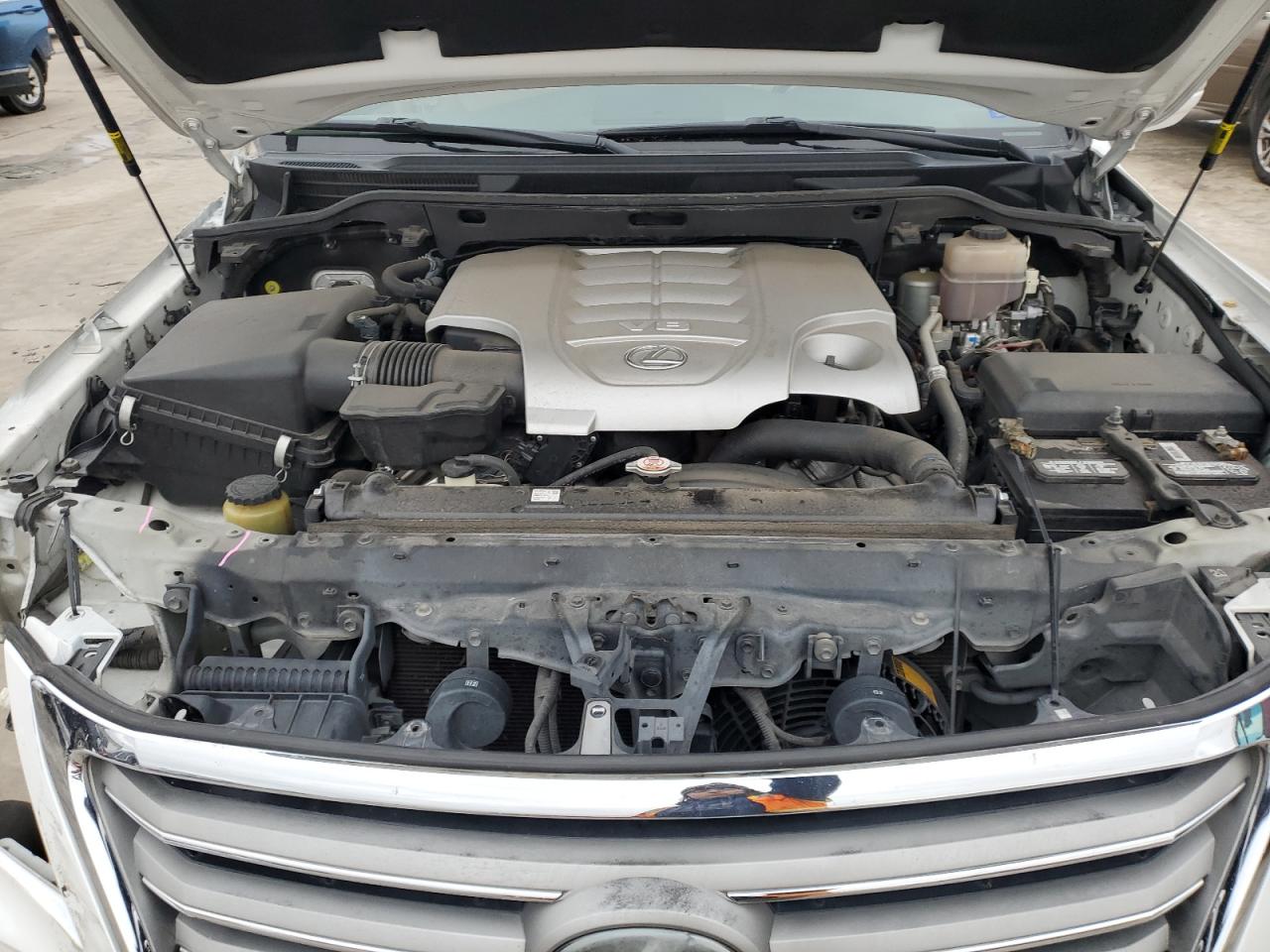 2014 Lexus LX - Image 12