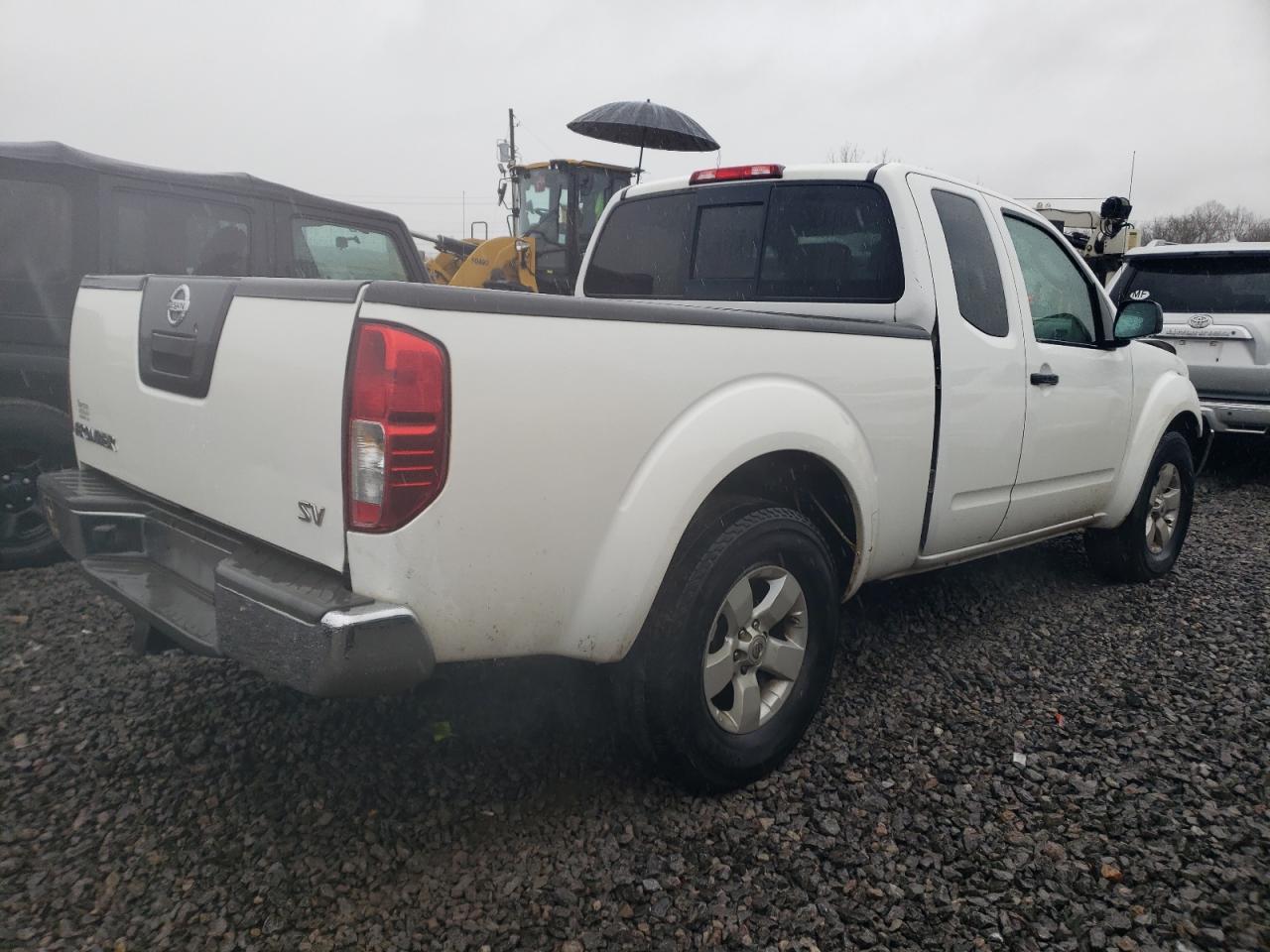 2011 Nissan Navara (Frontier) - Image 3