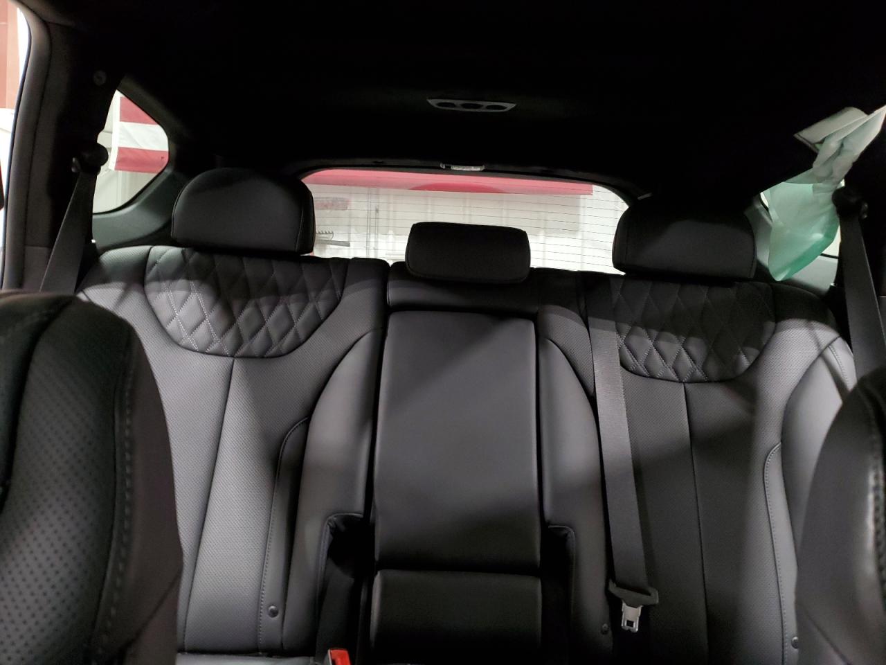 2022 Hyundai Santa Fe - Image 10